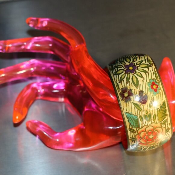 1.5" W Vintage Enamel Brass Bangle Bracelet W/ Cloisonne Enamel Floral Pattern - Picture 4 of 4